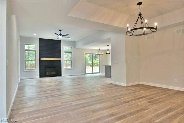 2869 Pebble Creek Court, Cortland, OH - Photo 3