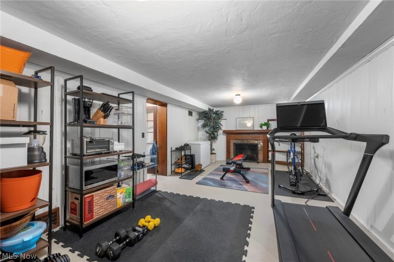 19190 Sagamore Road, Fairview Park, OH - Photo 6