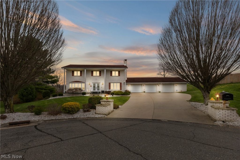 504 Greenbrier Court, Steubenville, OH