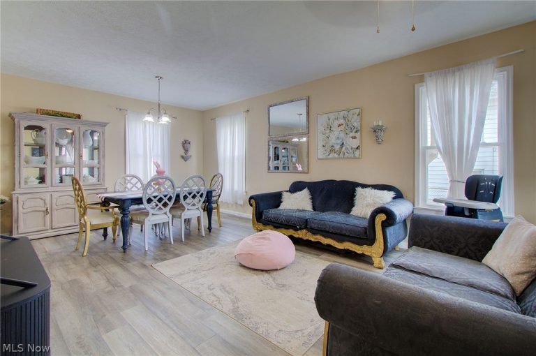 319 Oxford Street, Alliance, OH - Photo 5