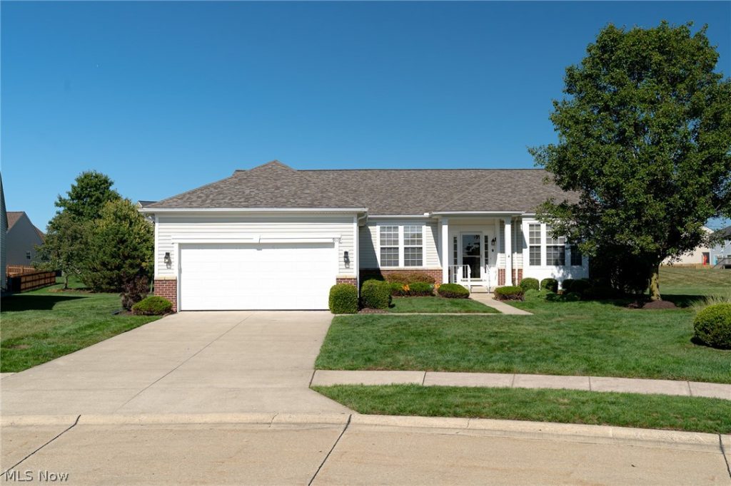 9119 Chatham Circle, North Ridgeville, OH