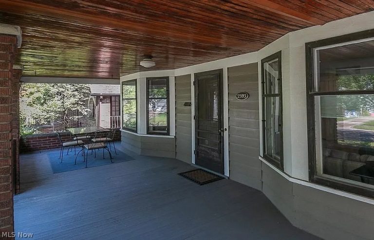 2593 Canterbury Road, Cleveland Heights, OH - Photo 3