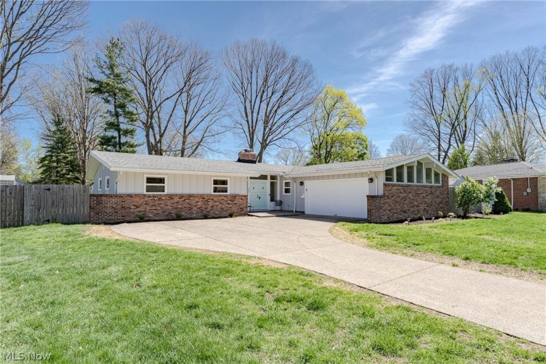 7483 Carole Drive, Mentor, OH - Photo 2