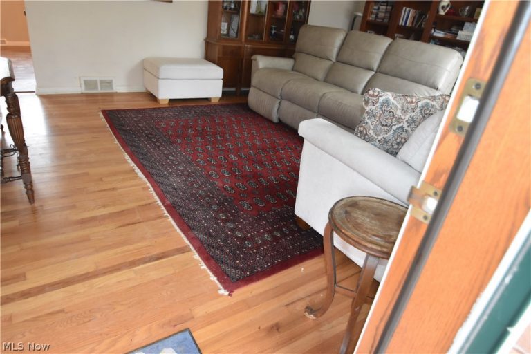 888 Edenridge Drive, Boardman, OH - Photo 4