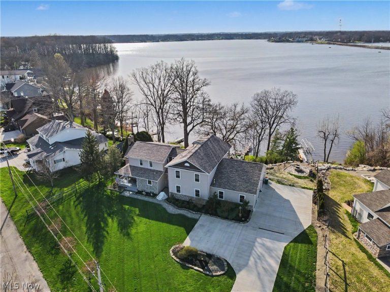16870 Headland Avenue, Lake Milton, OH, 44429