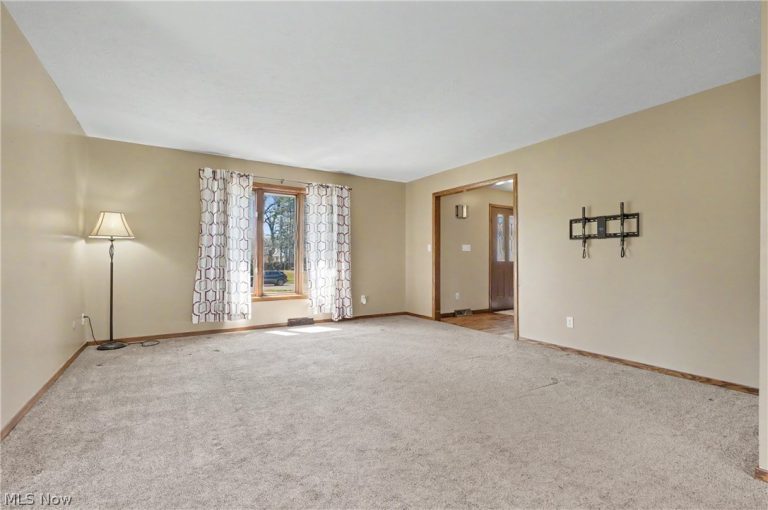 601 Treeside Drive, Stow, OH - Photo 6