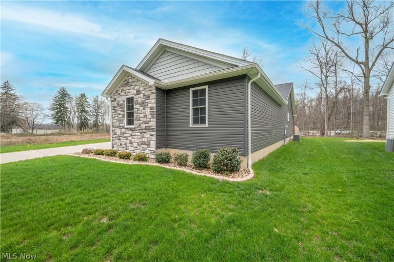 95 Muirfield Drive, Warren, OH - Photo 5