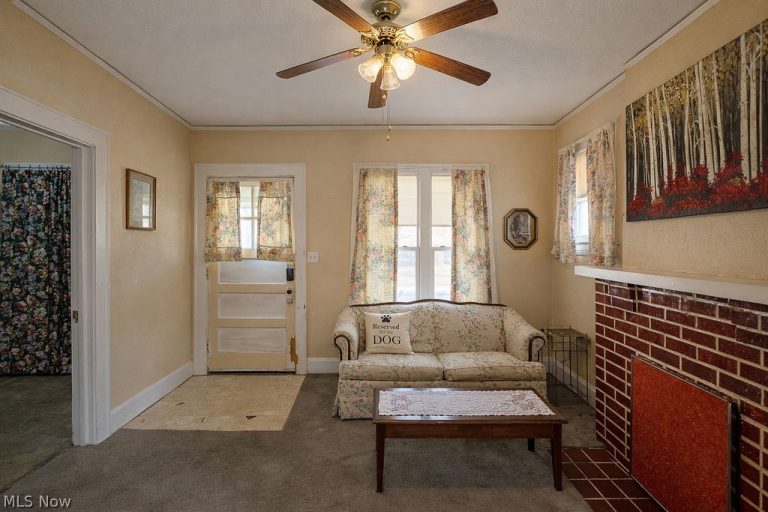 1318 36th Street, Parkersburg, WV - Photo 2