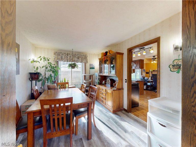 495 Elm Avenue, Tallmadge, OH - Photo 8