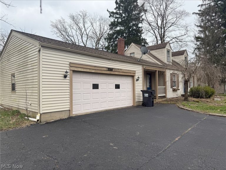 3045 Evelyn Road, Youngstown, OH - Photo 3