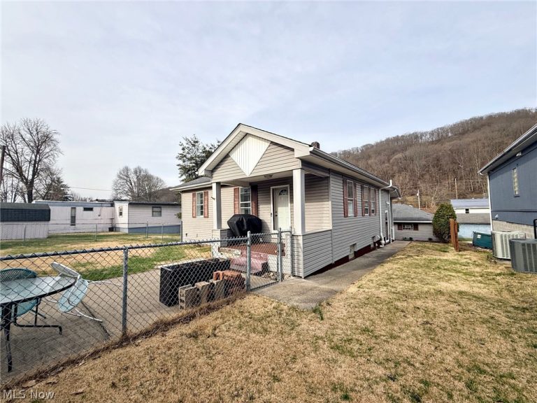 1115 Sutlers Alley, New Cumberland, WV - Photo 3