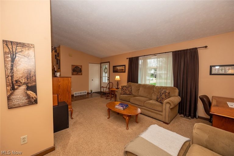 5799 Springwood Court, Mentor on the Lake, OH - Photo 4
