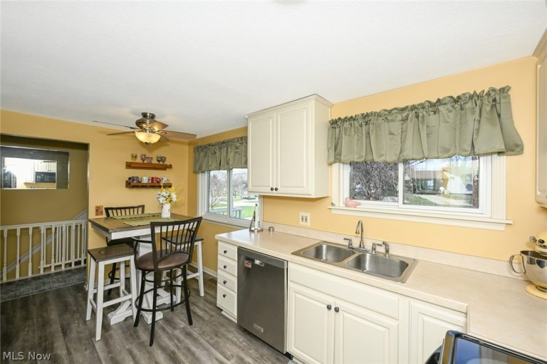 1156 Terrace Road, North Canton, OH - Photo 4