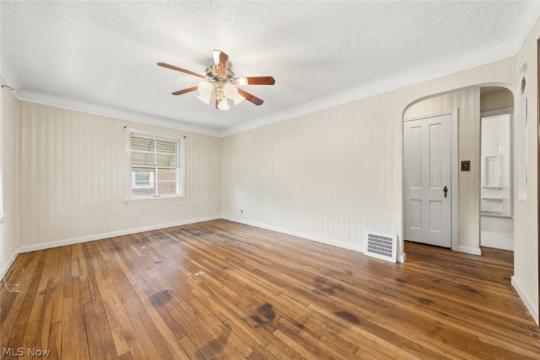 344 246th Street, Euclid, OH - Photo 3