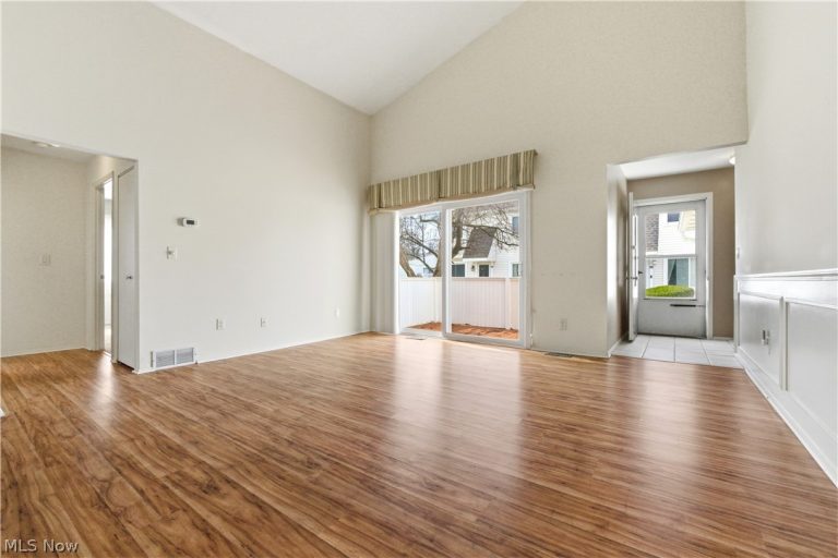 5514 Wrens Lane, Willoughby, OH - Photo 2