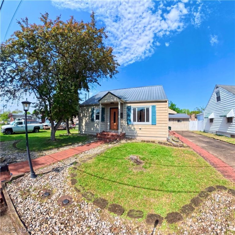 4401 9th Avenue, Vienna, WV - Photo 3
