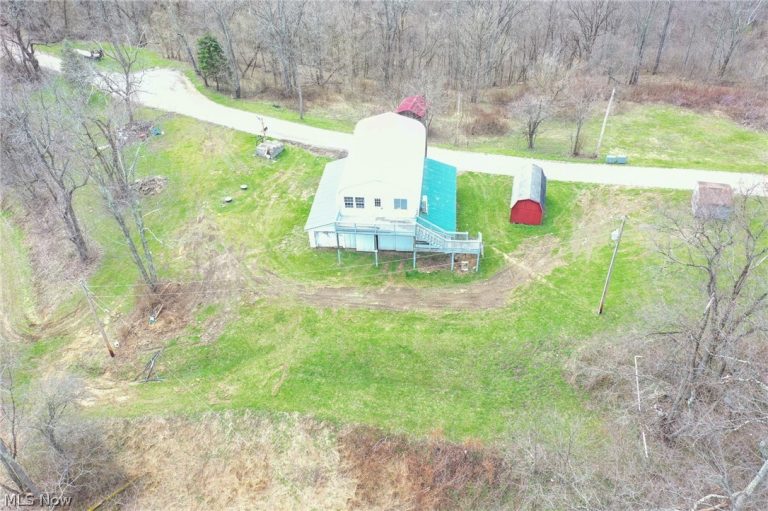 56835 Stephens Rd, Jacobsburg, OH - Photo 2