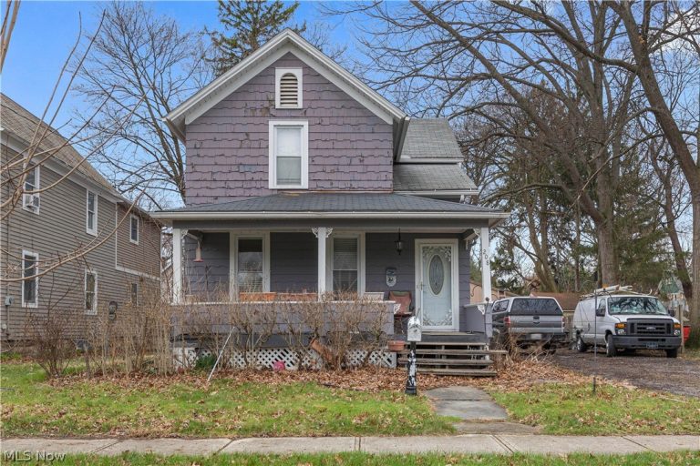 208 Glenwood Street, Elyria, OH, 44035