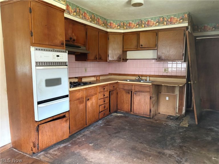 860 Mercer Avenue, Akron, OH - Photo 8
