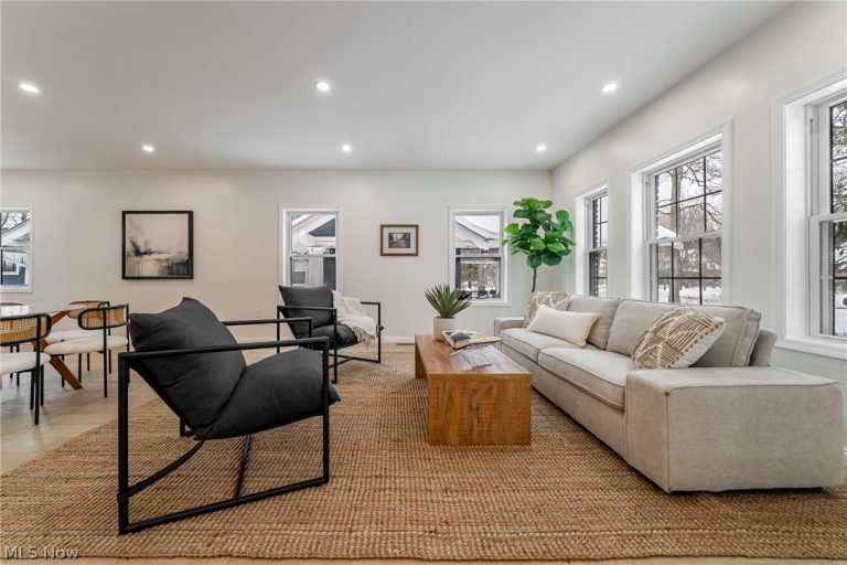 2124 Lamberton Road, Cleveland Heights, OH - Photo 4