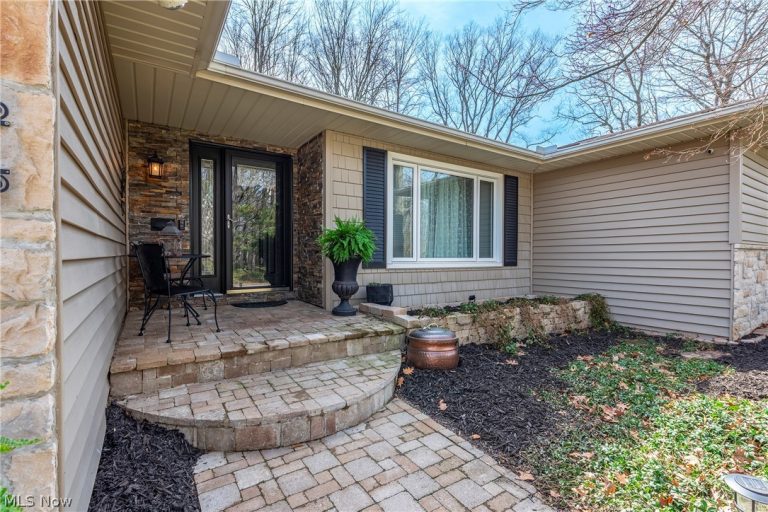 257 Windward Drive, Elyria, OH - Photo 2