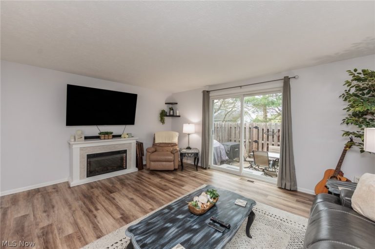 4757 Ledgewood Drive #9-D, Medina, OH - Photo 8