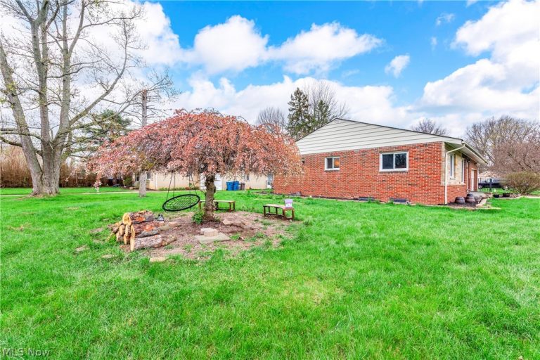 25787 Ranchview Avenue, North Olmsted, OH - Photo 3