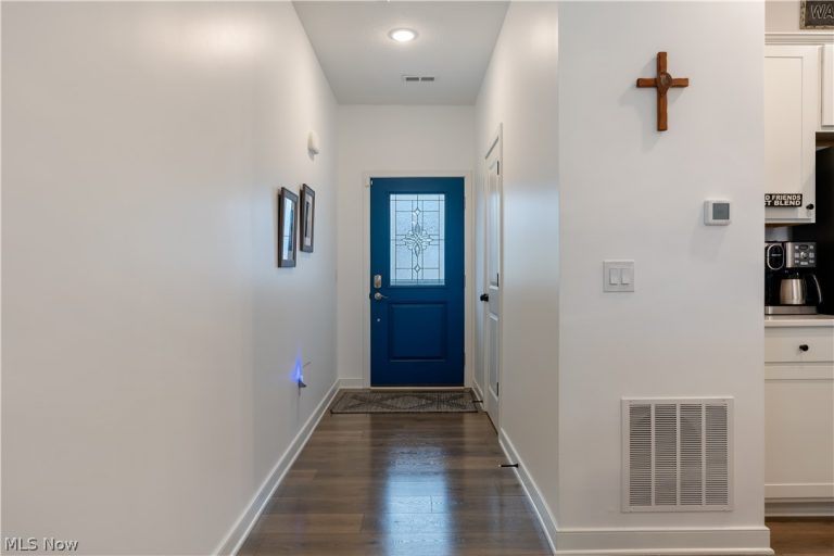 435 Honeycrisp Drive, Louisville, OH - Photo 6