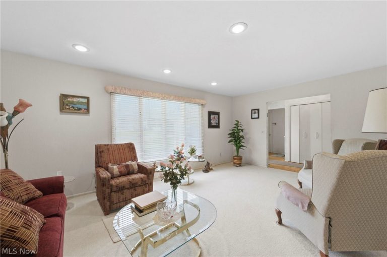 2619 Green Road, Beachwood, OH - Photo 8