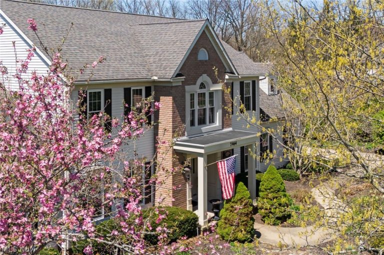 7464 Wetherburn Way, Hudson, OH - Photo 4
