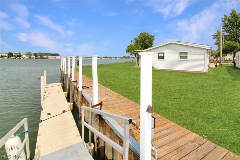 1660 Compass Avenue, Port Clinton, OH - Photo 2