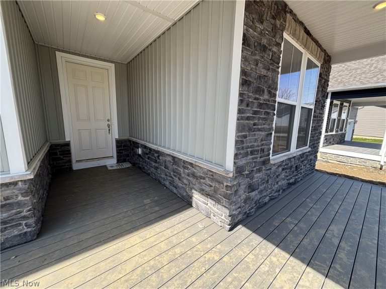 8274 Clydesdale Drive, Mentor, OH - Photo 2