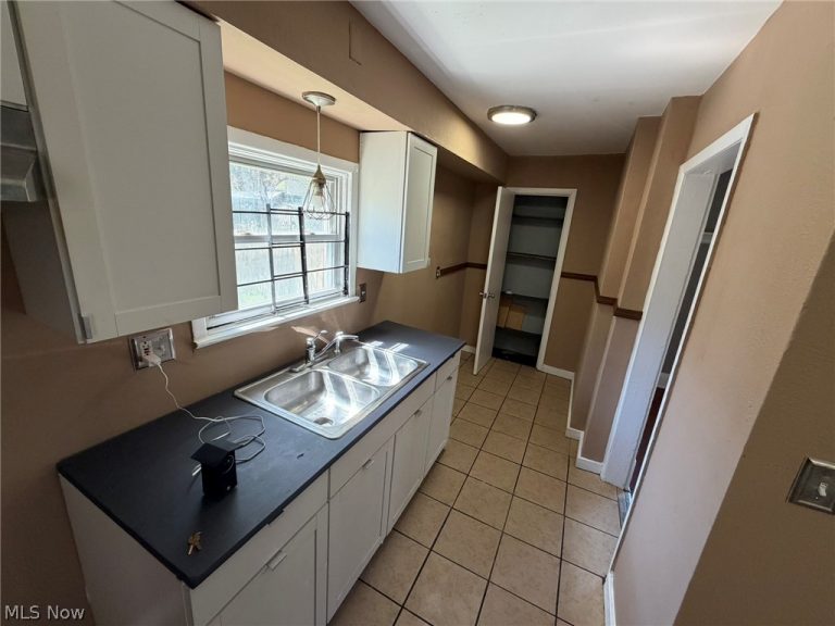 9902 Yale Avenue, Cleveland, OH - Photo 5