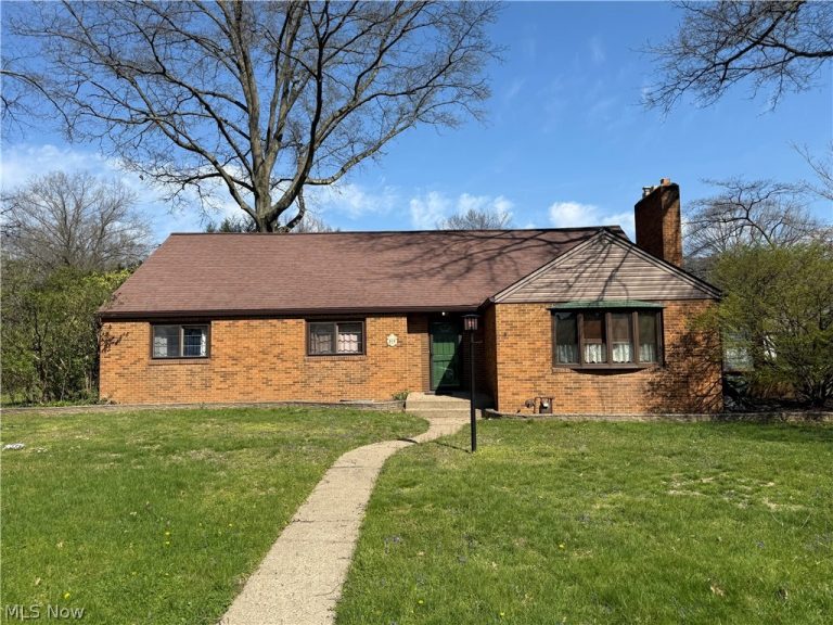 213 27th Street, Dover, OH, 44622