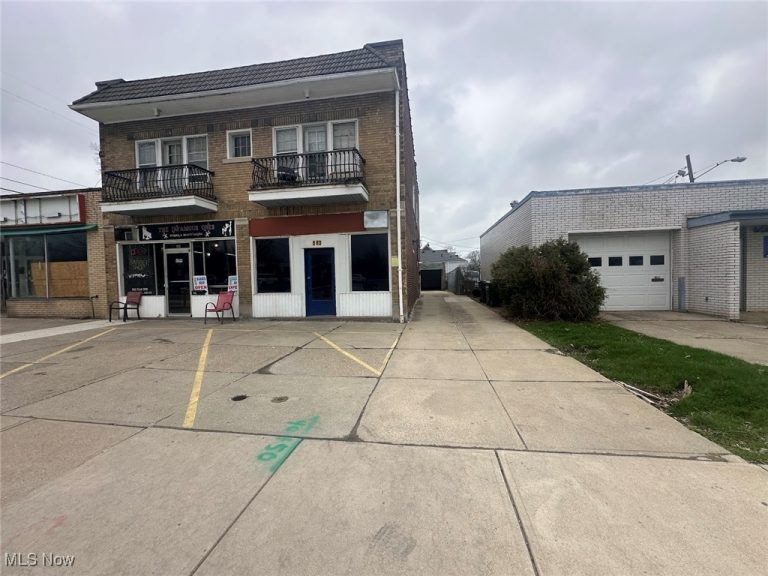 560 200th Street, Euclid, OH - Photo 2