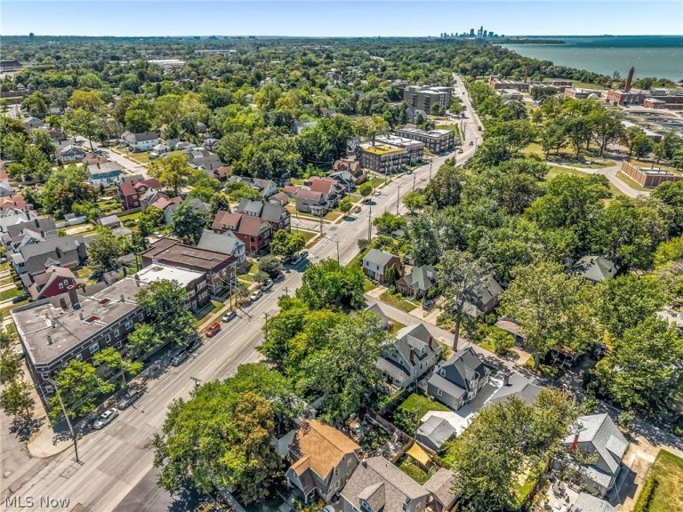 323 Groveland Club Drive, Cleveland, OH - Photo 5