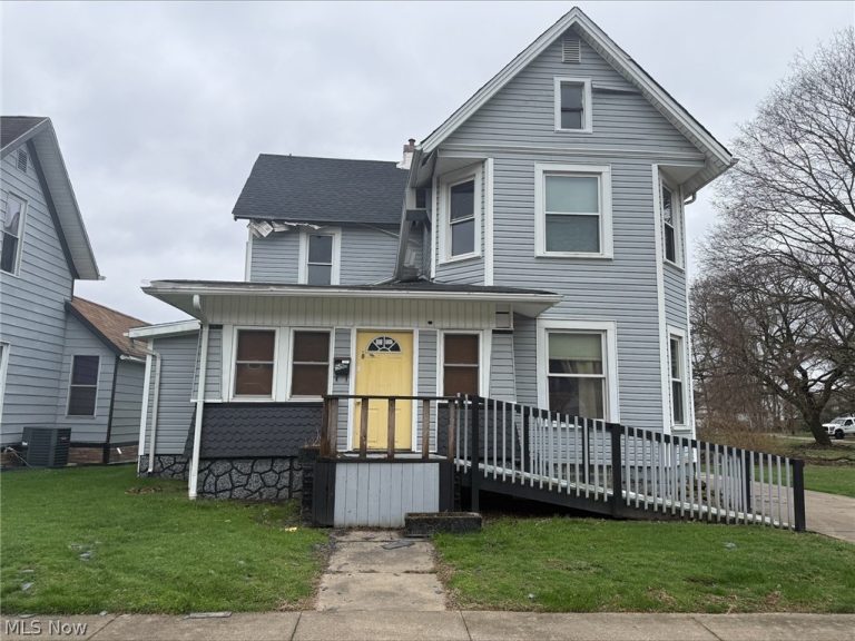 555 Canal Street, Newcomerstown, OH - Photo 2