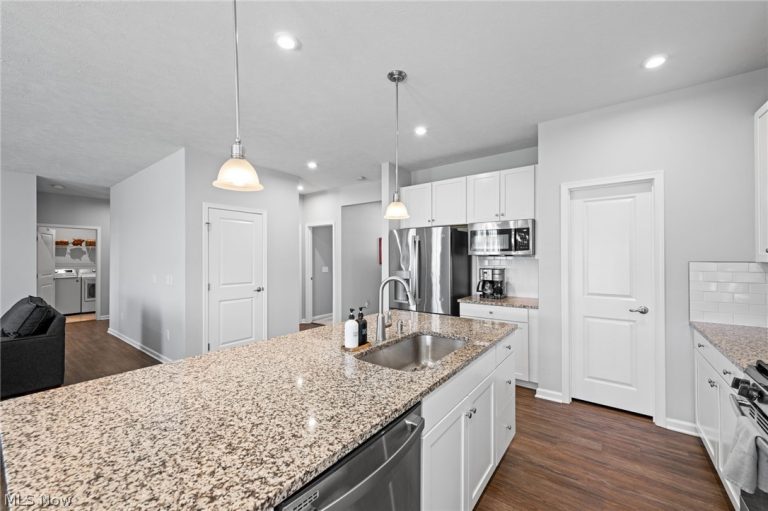 11457 Antler Drive, Columbia Station, OH - Photo 3