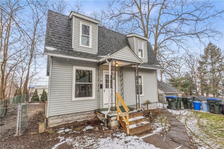 242 Orchard Avenue, Cuyahoga Falls, OH - Photo 4