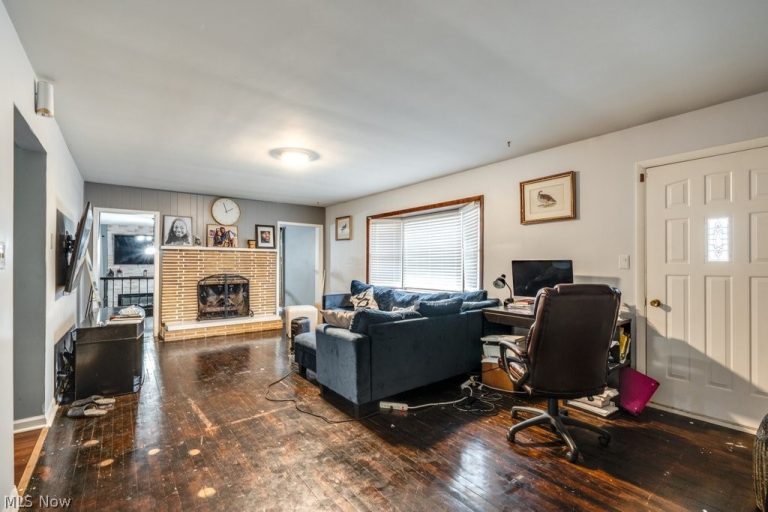 200 Cochran Road, Cuyahoga Falls, OH - Photo 3