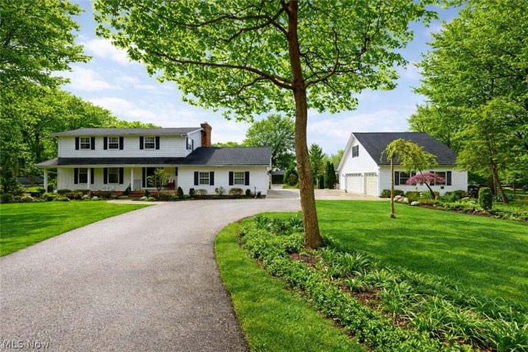 7885 Pear Tree Drive, Chesterland, OH, 44026