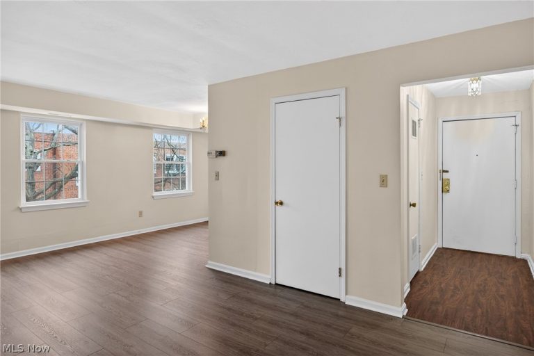 19436 Van Aken Boulevard #307, Shaker Heights, OH - Photo 4