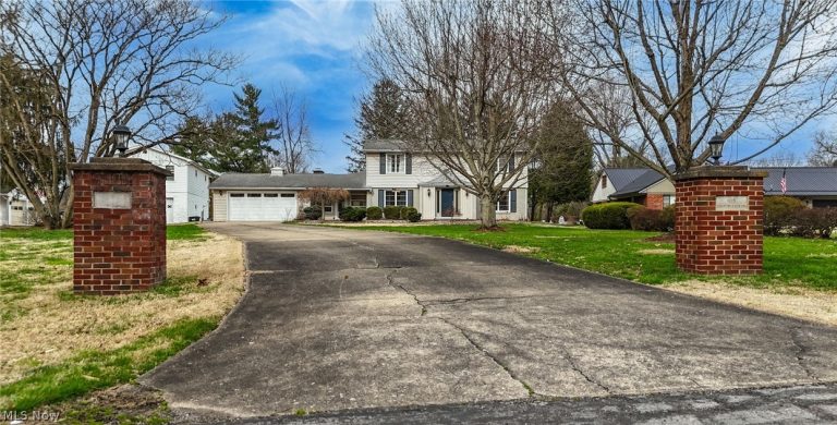 105 Country Club Drive, Marietta, OH - Photo 2