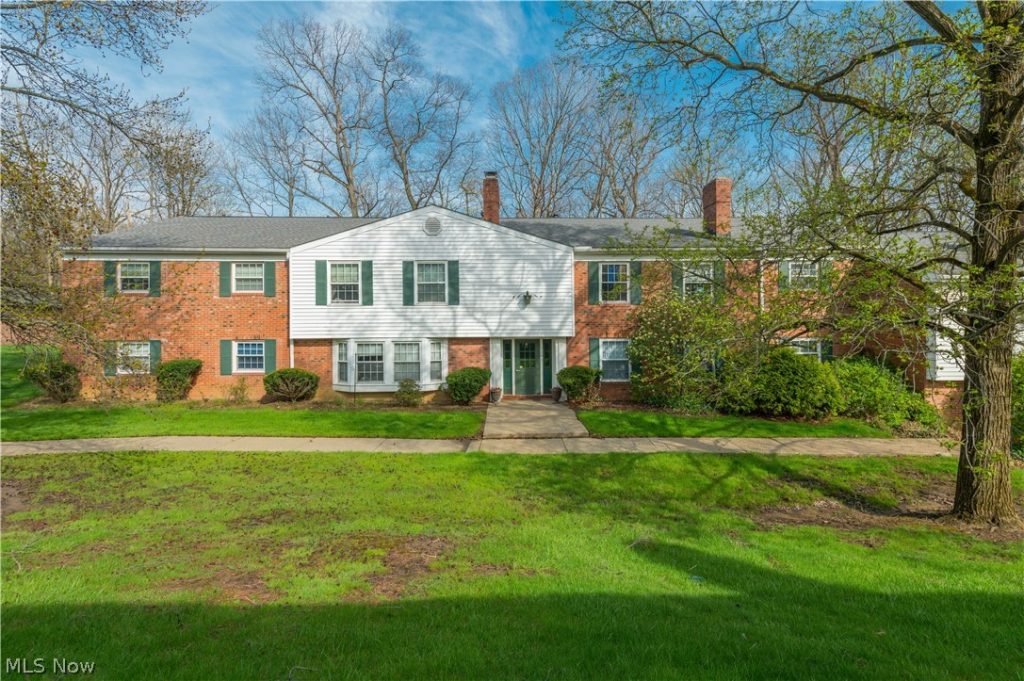 7005 Carriage Hill Drive #102, Brecksville, OH