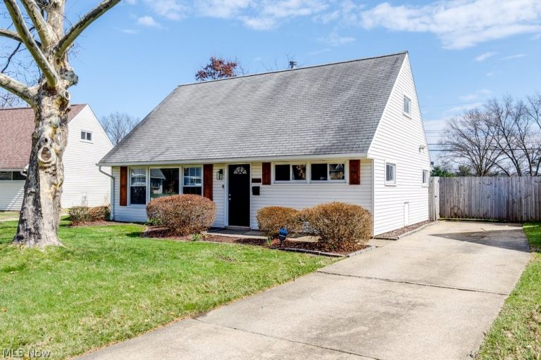 2331 Larchdale Drive, Cuyahoga Falls, OH, 44221