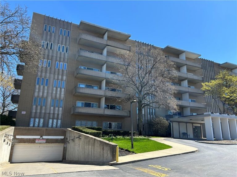 3167 Linden Road #204, Rocky River, OH - Photo 2