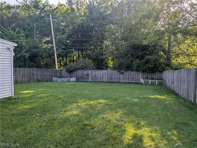 1140 Iroquois Avenue, Mayfield Heights, OH - Photo 3
