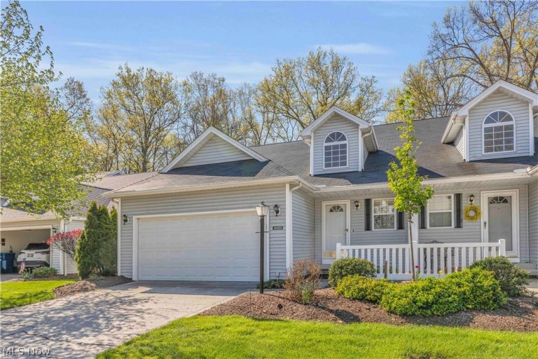 30331 Sugar Sand Lane, North Olmsted, OH - Photo 2