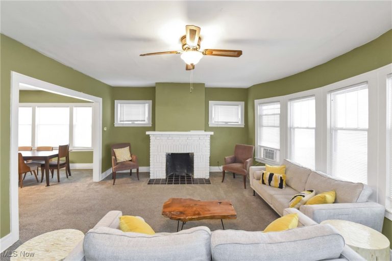 2477 Lee Road, Cleveland Heights, OH - Photo 2