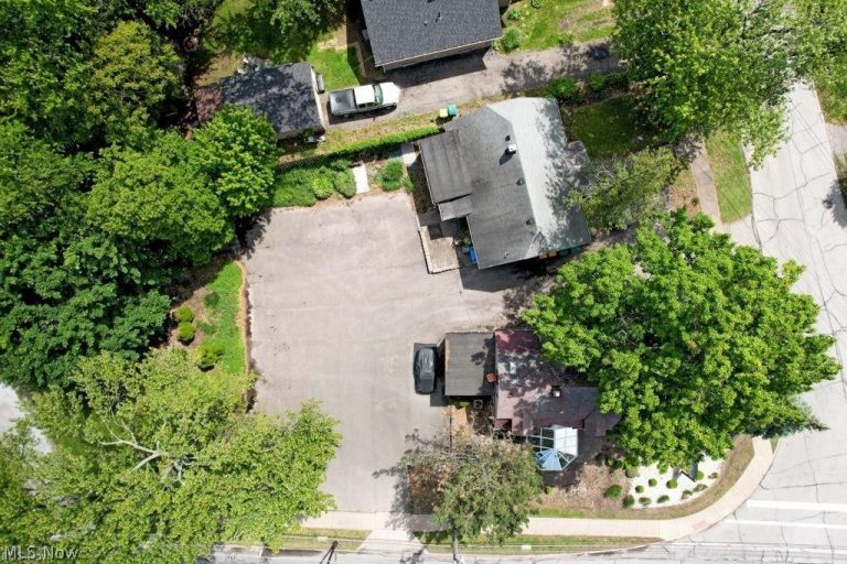 7285 Center Street, Mentor, OH - Photo 8